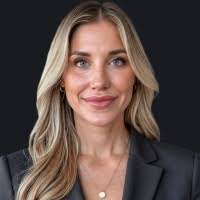 Melissa Squire's Instagram, Twitter & Facebook