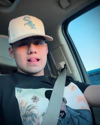 Sale perfumado, tiene un concierto a las 12🀄️🕕