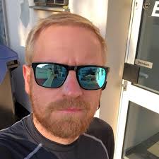 Upgrading Sound System in Mercedes-Benz SL R107 for Better Bass Quality