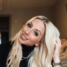 Cora Lamb's Instagram, Twitter & Facebook