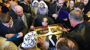 Άγιος νικόλαος — святой николай; Moshi Svyatitelya Nikolaya Chudotvorca Dostavleny V Moskvu Novosti Obshestvo Kommersant