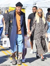 Ashlee Simpson And Evan Ross Put Their Artsy Fashion Sense On Display Alongside Daughter Jagger Daily Mail Online I am me pop 1 disc cd.