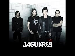 This de caifanes a jaguares album was released in 2008 and featured titles like tú me liberas, como tú and la célula que explota from jaguares. Caifanes Vs Jaguares La Misma Rola Pero Revolcada Revista Marvin
