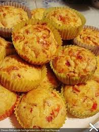 Noch mit geriebenem käse bestreuen und dann in den vorgeheizten backofen schieben (180 grad) und 15 minuten backen. Schinken Kase Muffins Von Hexlein08 Chefkoch Rezepte Kase Muffins Fingerfood Rezepte