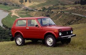 Si bien el lada niva recibió una ligera actualización de cara a este 2020, para 2021 el mítico todoterreno se ha sometido a una completa revolución estética. RuÈii PregÄtesc O ArmÄ NouÄ In Segmentul Suv Urilor Legendarul Lada Niva Va Avea Un UrmaÈ In 2018 Automarket