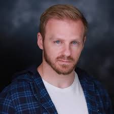 Victor Leon's Instagram, Twitter & Facebook