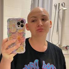 We don't know how Demi Moore sat in her Schiaparelli Couture gown but it  was a winner