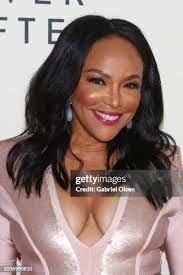 Lynette Olsen's Instagram, Twitter & Facebook