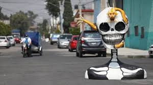 It is located on the south east edge of the district and while much is still rural in character, it has been undergoing urbanization with the fastest rate of population growth in mexico city since the 1960s. Ante Cierre De Panteones Esculturas De Calaveras Toman Calle De Tlahuac