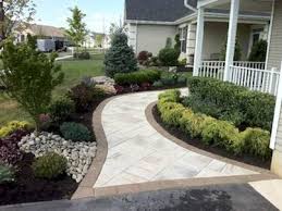 41 Farmhouse Landscaping Front Yard Ideas Realivin Net Front Yard Landscaping Design Large Backyard Landscaping Walkway Landscaping
