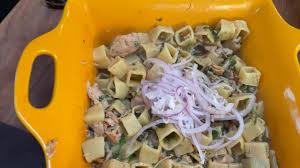 Canned Tuna Recipe Sicilian Tuna Pasta Rachael Ray Show In 2020 Tuna Recipes Tuna Pasta Seafood Recipes