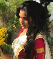 The braids are always considered as the epitome of grace, traditional looks, and rich beauty. 12 Impressive South Indian Hairstyles For Girls In 2020 I Fashion Styles