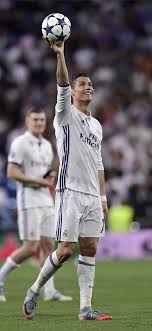 Las imágenes son para uso personal y no comercial. Cristiano Ronaldo Praises Real Madrid S Team Ethic Iphone 11 Wallpapers Free Download
