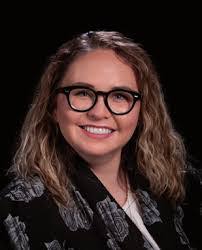 Lindsay Erdman's Instagram, Twitter & Facebook