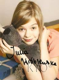 Rok później widzowie oglądali ją w produkcjach. Chris Autographs Julia Wroblewska
