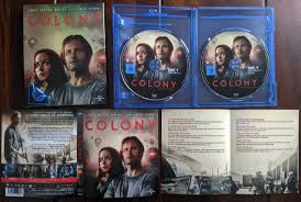 Casting was done by metal flowers media.the first season had 10 main cast members as well as almost 100 actors who did additional scripted and improvisational work for the show. Sf Fantasy De News Review Colony Staffel 1 Auf Dvd Und Blu Ray
