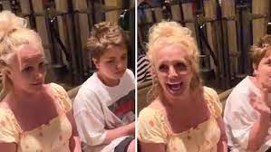 At the age of 17, jamie gave birth to her first. Britney Spears Angry As Custody Of Her Boys Is Reduced To 30 Daily Mail Online
