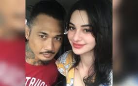Jerinx harus menjalani hukuman 6 tahun penjara atas kasusnya. Jerinx Sid Beber Kejanggalan Kasus Hingga Desak Klarifikasi Nora Justru Titip Pesan Untuk Hakim