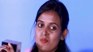 “भारताचं स्वातंत्र्य ब्रिटीशांकडून 99 वर्षांच्या करारावर” म्हणणारी  भाजयुमोची प्रवक्ता सोशल...