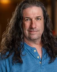 Ross Egan's Instagram, Twitter & Facebook