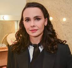 Atrizes de Orange is The New Black surpreendem fãs durante casamento,  confira!