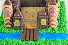 Alle tapferen ritter sind herzlich eingeladen ihre heldentaten auf dem großen ritterturnier unter beweis zu stellen. Ritterburg Torte Ohne Fondant Kindergeburtstag Nicoles Zuckerwerk