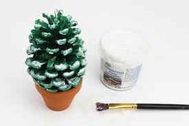 Sapin De Noel Avec Une Pomme De Pin Noel 10 Doigts Pomme De Pin Noel Pomme De Pin Maternelle Pomme De Pin