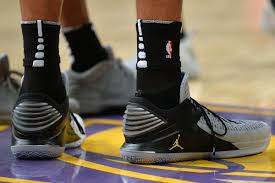 See more ideas about shoes, nike, lamarcus aldridge. B R Kicks On Twitter Lamarcus Aldridge Wearing The Air Jordan 32 Low Pe Against The Lakers