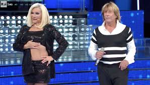 Carmen russo e suo marito enzo paolo turchi denunciati dai domestici. Carmen Russo Non Le Manda A Dire Tutto In Diretta