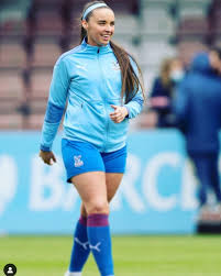 Y lo hace siendo todo un ejemplo de superación tras una etapa dura de su vida de la que se levanta más fuerte. P0lvnxl8bhbfxm