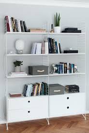 Stringhylla Jwda Concrete Lamp Menu Inredning Vardagsrum Bokhylla Vardagsrum Vardagsrum Vagg