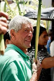 Procesión de estudiantes en Domingo de Ramos