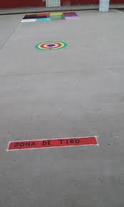 Nuevos y divertidos juegos tradicionales para el patio del cole. Juegos Tradicionales Para El Patio Del Cole Pinta Tu Patio Para Jugar Decoracion Patios Juegos De Parques Juegos De Patio