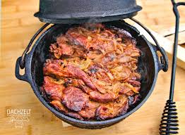 Schichtfleisch Aus Dem Dutch Oven Von Felix Dachzeltnomaden Lebensmittel Essen Schichtfleisch Rezepte