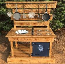 pin von mireia auf juegos para jardin outdoor kuche selber bauen kuche aus paletten kuche fur kinder