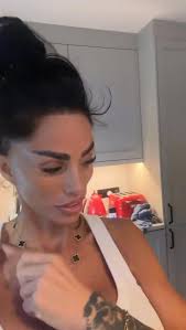 🥰👨‍🍳😀 Cooking in the pricey household 😀👨‍🍳🥰 #familytime #iloveit  #thisisus #cooking #katieprice #thankyouforyoursupport #fblifestyle