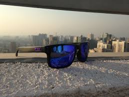 Surfer julian wilson joins livestrong in fight against breastcancer | adventure sports network. Oakley Holbrook Julian Wilson Matte Black Lente Violet Iridium Http Www Chilelentes Cl Oakley Oakley Holbrook 1