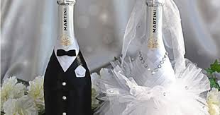 как сделать бокалы на свадьбу своими руками жених и невеста Svadebnoe Shampanskoe Familia Svadebnye Podelki Svadebnye Butylki Ukrashennye Butylki