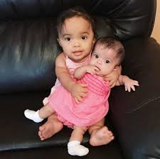 Tiny Mum Stuns Tiktok Followers With The Size Of Her Giant Twin Babies |  Metro News