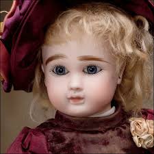 Antique dolls at Respectfulbear.com