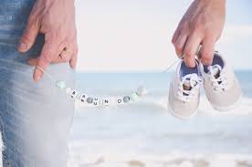 When deciding on outfit ideas for family pictures on the beach, we usually ask families to think of all the beautiful soft colors of the beach during warm summer evenings. 10 Fun And Creative Beach Photography Ideas To Try