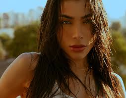 Amanda Ikoma Проекты :: Photos, videos, logos, illustrations and branding  :: Behance