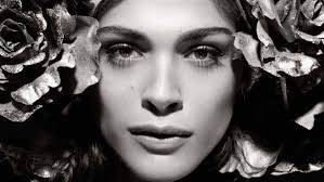 Sexes divided over 2011 Pirelli Calendar