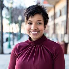 Stephanie Holbert's Instagram, Twitter & Facebook