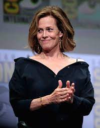 Weaver is considered to be a pioneer of action heroines in science fiction films. List Of Sigourney Weaver Performances Wikipedia