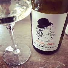 Un Joli Vin Chez Monoprixfav2018 Comme Quoi Pour Moins De 5 On Peut Trouver Un Vin Frais Aux Beaux Agrumes Et Une Acidite Qui Collera Parfaitement A Des Frui