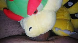 Bowser love - ThisVid.com