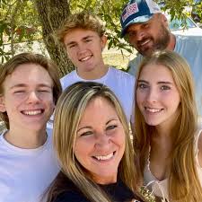 How to find an affordable plumber to fix a shower drain in Bridge City?