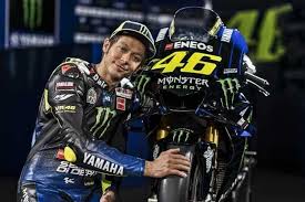 Non ero tifoso di capirossi poi mi sono spostato su valentino rossi e in particolare su simoncelli. Valentino Rossi Si Ritira Periodicodaily Sport