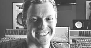 Mixing & Mastering Engineers, Producers & Songwriters who worked with  Travis Scott